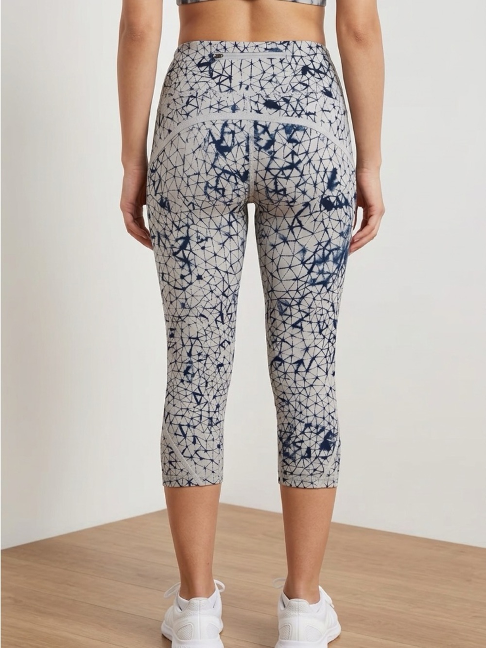 Lululemon High Waist Capri Leggings Size 10 Navy Cream Tie Dye